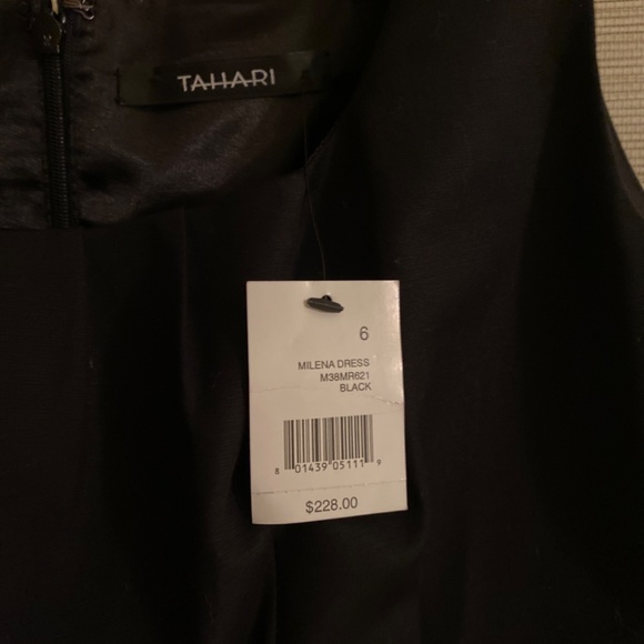 Woman’s dress - Picture 2 of 2